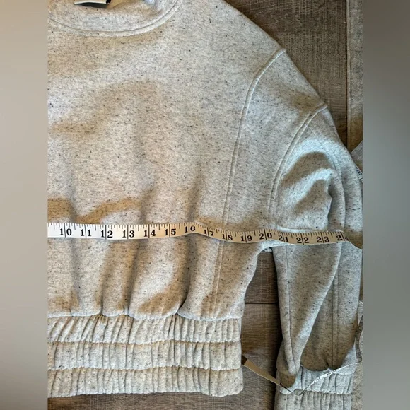 Varley Dunbar Sweatshirt on Revolve Small Ivory Fleck - Picture 6 of 10